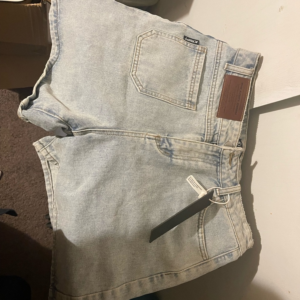 The Kript “Set back Shorts”